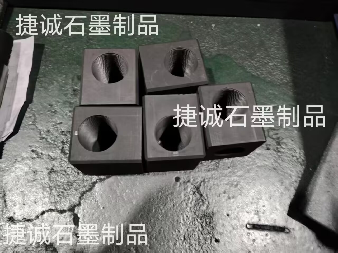 真空炉石墨电极头，真空炉石墨件，真空炉石墨件石墨电极头，真空炉石墨配件，真空炉石墨件加工，真空炉石墨件生产厂家