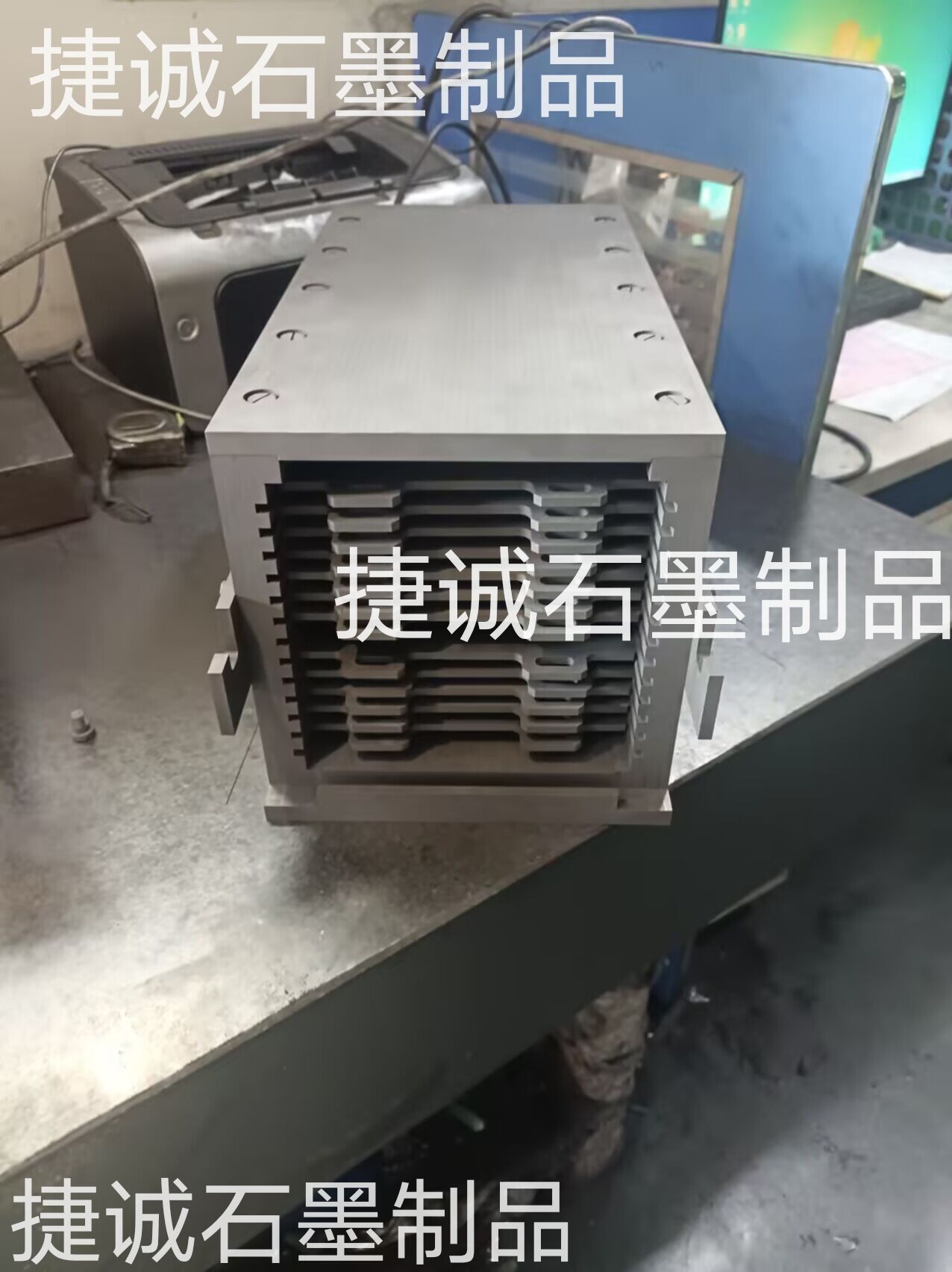 粉末冶金炉，粉末冶金炉加工，粉末冶金炉石墨件生产厂家，粉末冶金炉石墨件，真空炉，真空炉石墨件，真空炉石墨配件，石墨发热元件，粉末冶金炉石墨件加工，真空粉末冶金炉